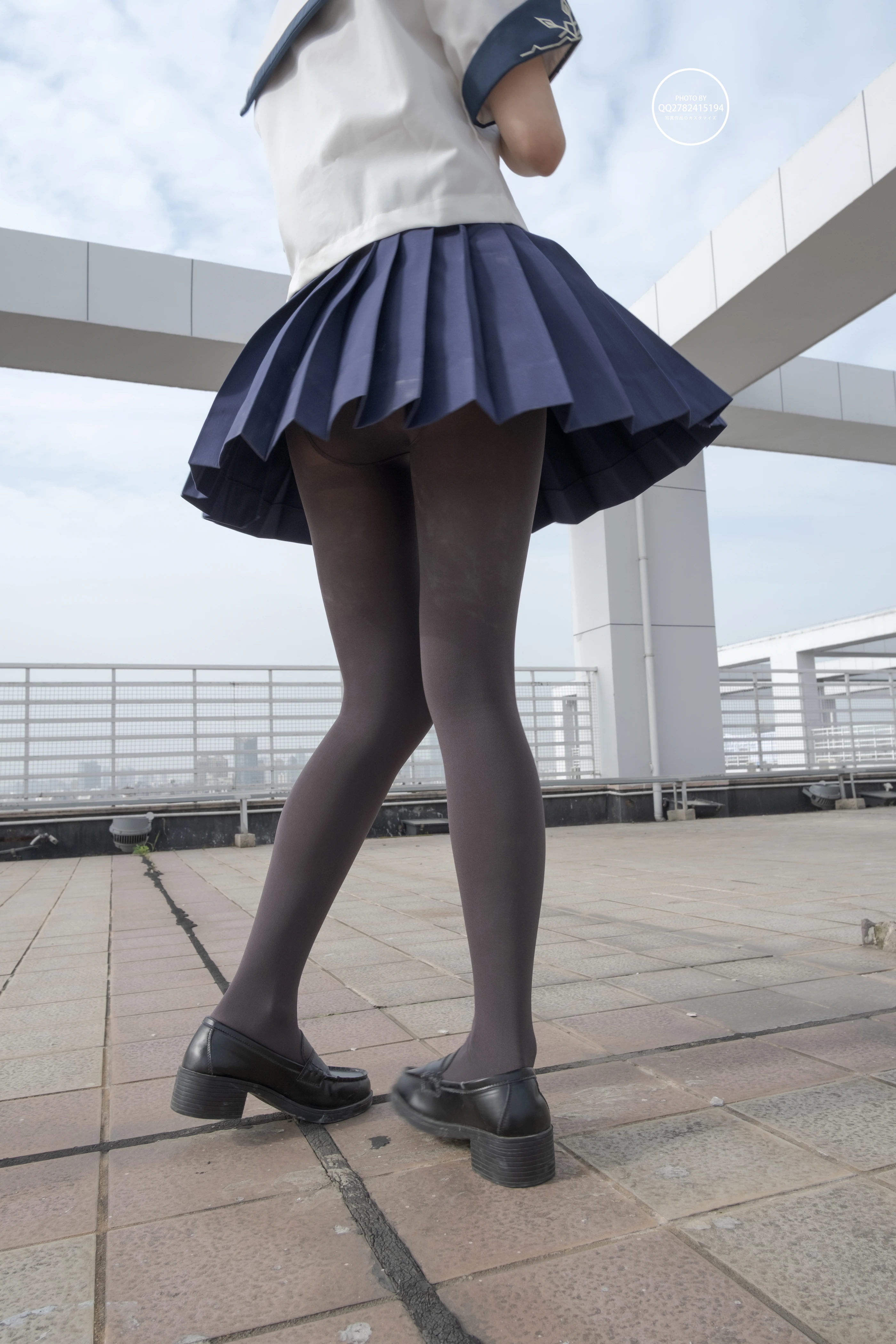 森萝财团 有料 NO.039 小香 天台上的JK灰丝美少女 [90P]插图4